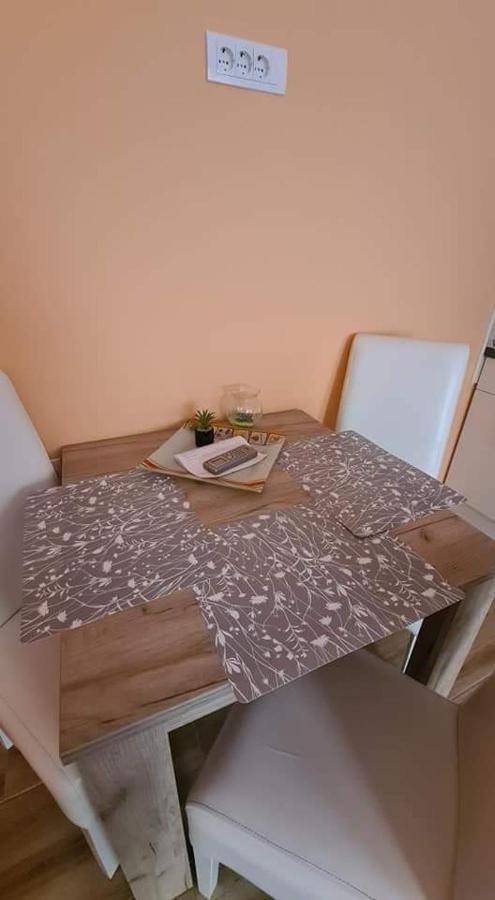 Ales Apartman Sombor Esterno foto