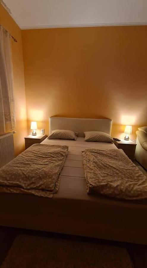Ales Apartman Sombor Esterno foto