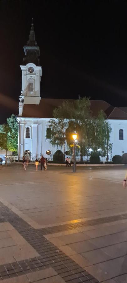 Ales Apartman Sombor Esterno foto